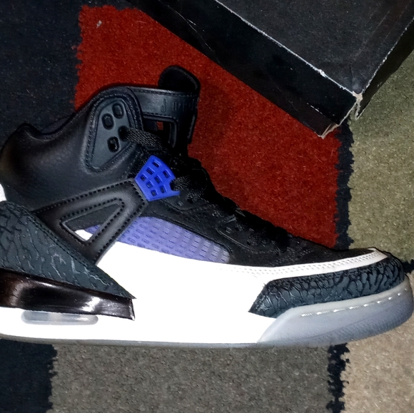 jordan spizike black purple